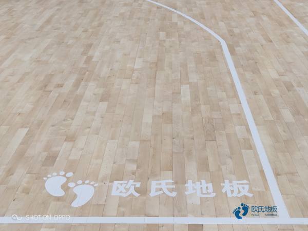 用什么體育地板要多少錢(qián)